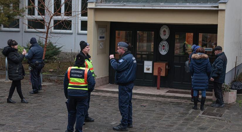 Szakértő elemezte az iskoláknak küldött fenyegető levelet: külföldről akarnak zavart kelteni