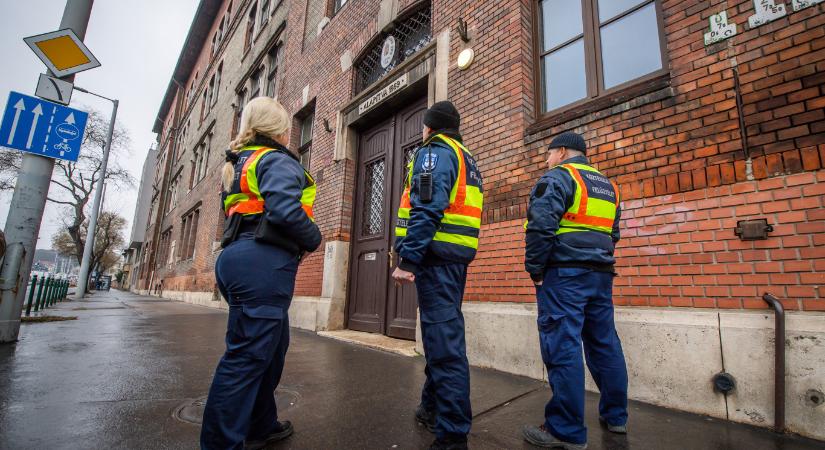 Eddig 268 iskola kapott emailt bombafenyegetésről