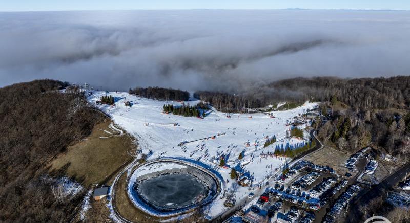 Jégszoboravatással ünnepelték a mátraszentistváni Sípark 20. születésnapját