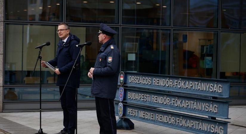 Bombariadó az iskolákban – rendkívüli bejelentés