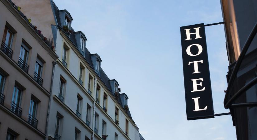 Bomlásnak indult női holttestre bukkantak egy brüsszeli hotelben