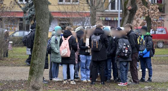 A szlovák rendőrség nem sokra jutott a bombariadókkal kapcsolatban, a magyar hatóságok mégis tőlük kérnek segítséget