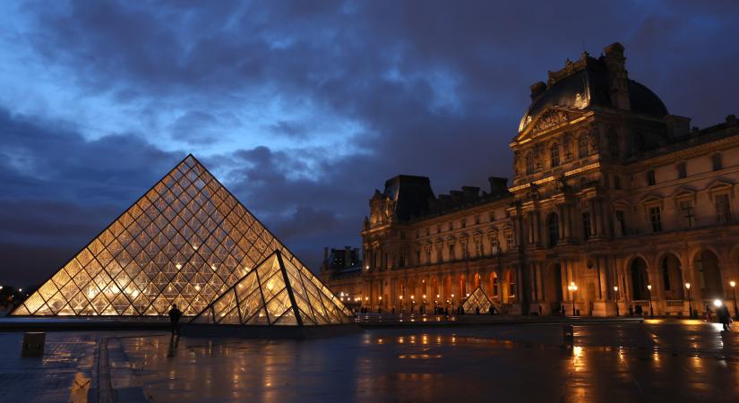 Kritikus állapotban van a Louvre