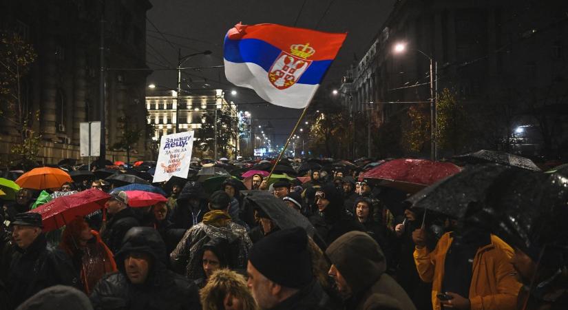 Általános sztrájkra szólítottak fel Szerbiában a hónapok óta tiltakozó egyetemi hallgatók