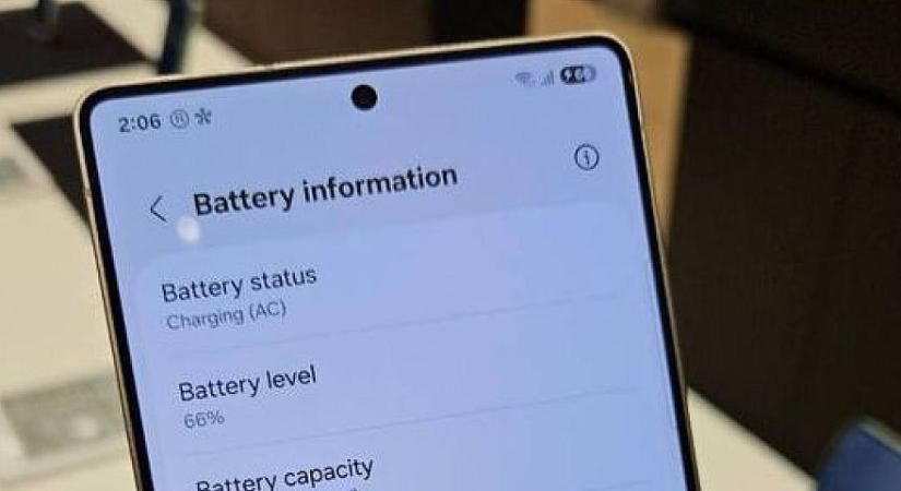 Fotókon a Samsung Galaxy-k új, az akku egészségi állapotát mutató képernyője