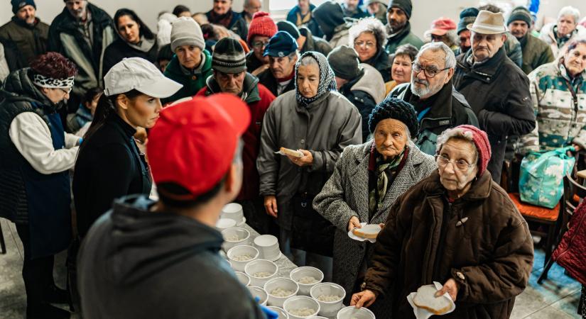 Vasárnap a Szerencse utcán rendezik az ételosztást