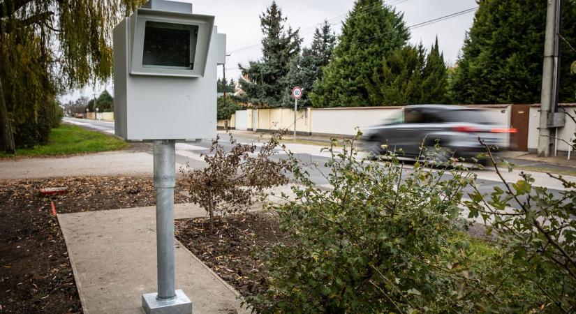 Lekapta a traffipax, 98 km/órával száguldott a Guba Sándor utcában