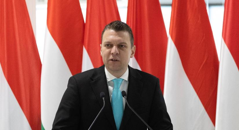 Nem csak Orbán Viktort, az egész országot büntetni akarja Manfred Weber  videó