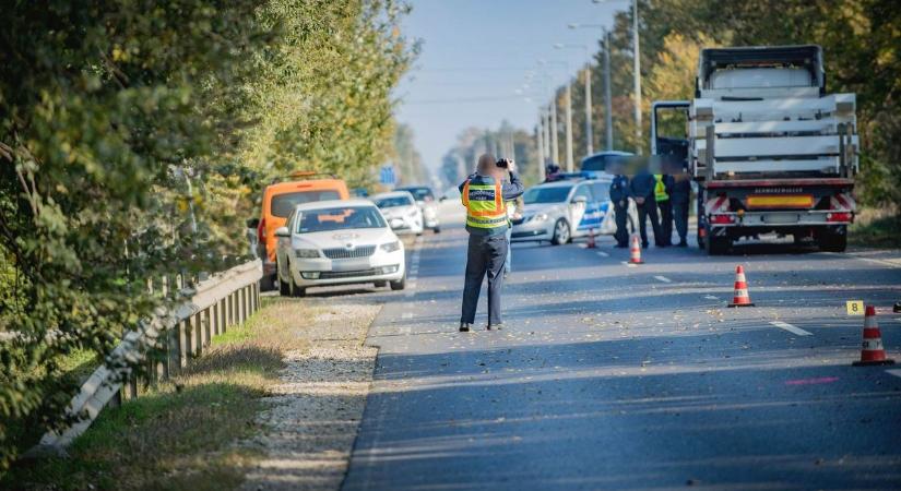 Teherautóval ütközött össze egy személyautó Egercsehiben