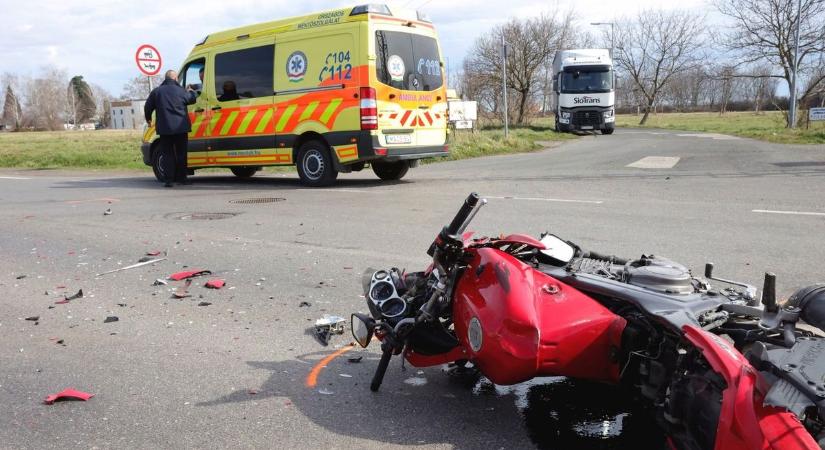 Tizenkét durva műtéten esett át a balesete után a hajdú-bihari motoros