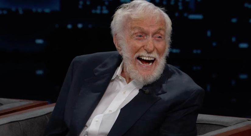 Dick Van Dyke felfedte hosszú életének titkát: 99 évesen is heti háromszor jár gyúrni