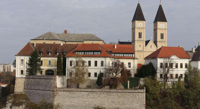 Természetfilmek és fotók érkeznek Veszprémbe