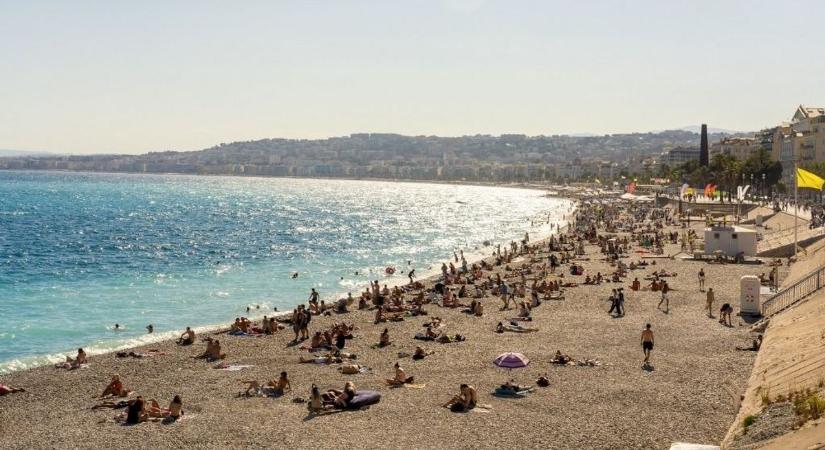 Újabb népszerű turistaparadicsomból tiltották ki a nagy tengerjáró hajókat