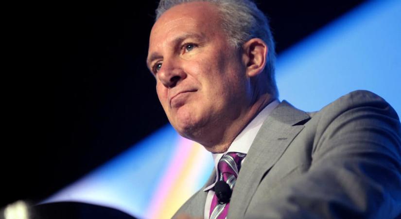 A hírhedt Bitcoin-kritikus Peter Schiff megint elvetette a sulykot