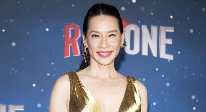 Ilyen aranyosan reagált Lucy Liu kisfia, amikor először vett részt édesanyja filmbemutatóján