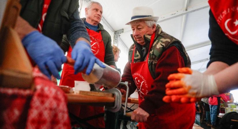 Mi a jó kolbász titka? - A répcelaki sajtmesterek erre is tudják a választ