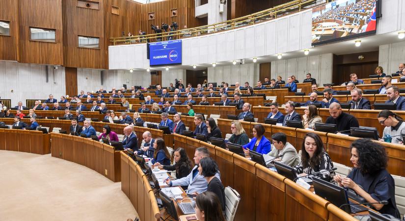 Ötvenöt aktív politikai párt működik Szlovákiában