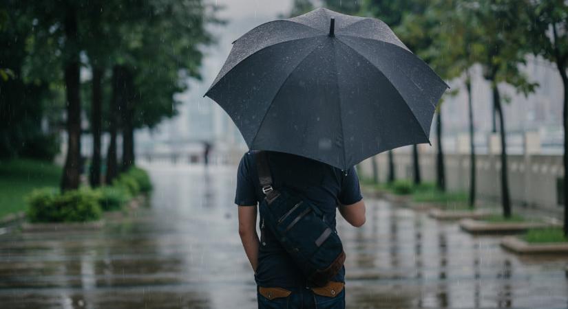 Nem viccel az időjárás: a 18 fok mellé zivatar is társulhat kedden