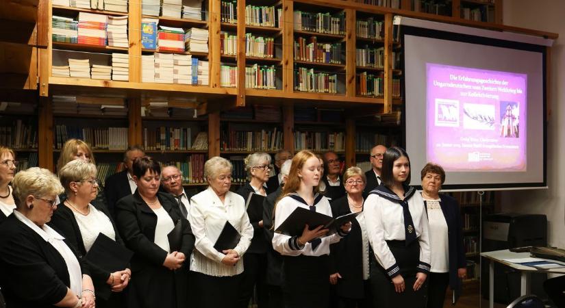 Egy eddig soha nem hallott dal csendült fel a megemlékezésen