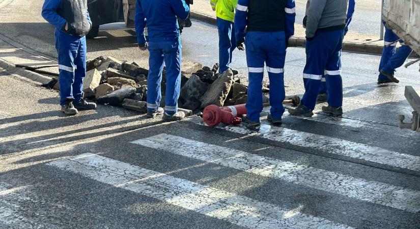 Kidöntött tűzcsap miatt szünetel az ivóvízszolgáltatás Kecskeméten