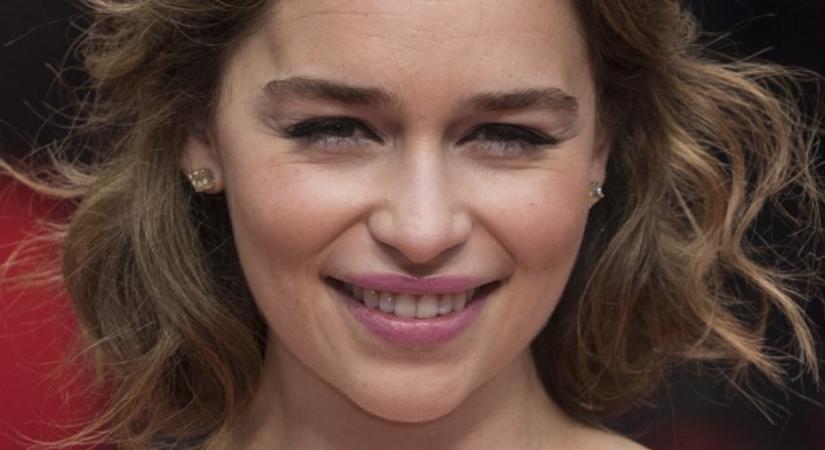 Budapesten forgat a Trónok harca sztárja, Emilia Clarke - Nem hiszed el, hova látogatott el