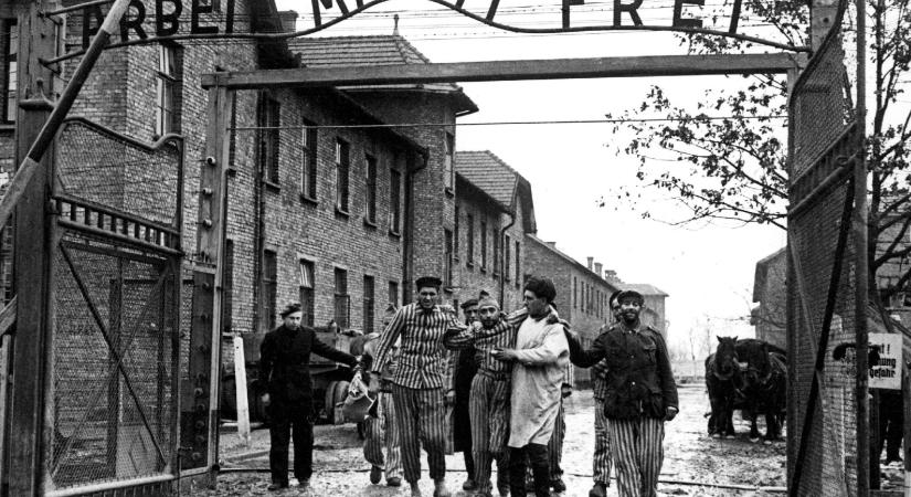 Túlélők emlékeznek Auschwitzban a holokaszt nemzetközi emléknapján