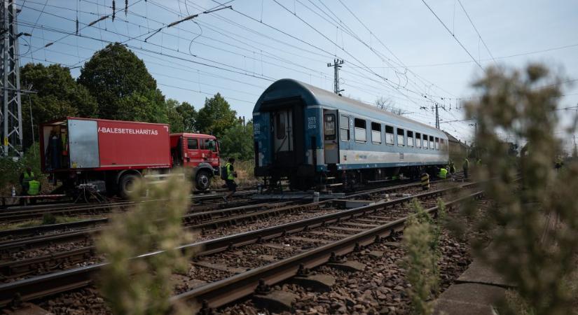 Túlfutott egy vonat a piros jelzésen, késések, kimaradások a váci vonalon