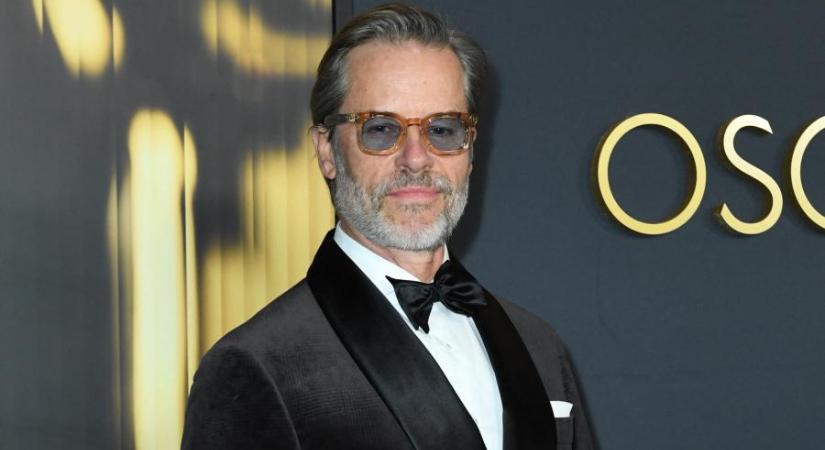 Más bevándorló nemzedékek, más traumák – Exkluzív videóinterjú az Oscar-jelölt Guy Pearce-szel