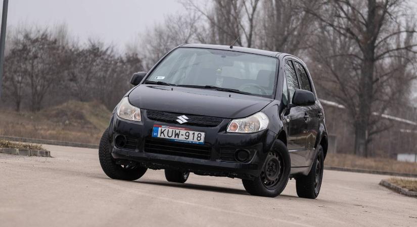 Az atomháború után csak csótányok és Suzuki SX4-ek maradnak - Használtteszt: Suzuki SX4 – 2007