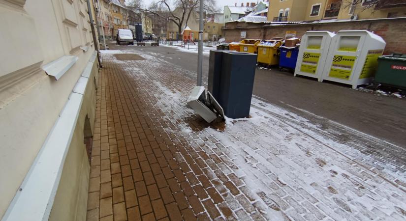 Reméljük, legalább nincs feszültség alatt