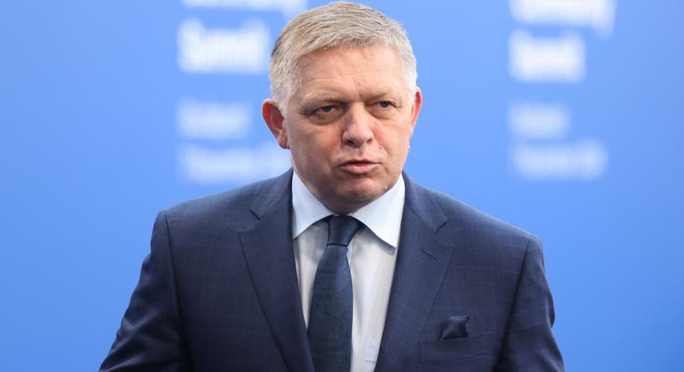 Robert Fico is követné Donald Trumpot, alkotmányban rögzítené, hogy csak két nem létezik