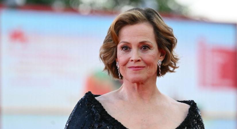 Klímaaktivisták szakították félbe Sigourney Weaver előadását a londoni West Enden