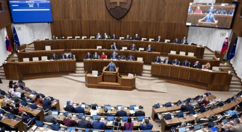 Nem sikerült megnyitni a parlament rendkívüli ülését