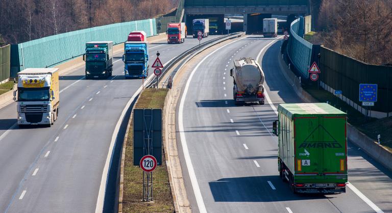 Megemelik egyes autópályák sebességkorlátozását Csehországban