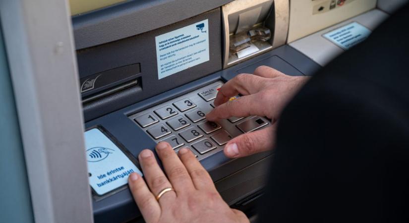 Látványosan nő az ATM-es pénzbefizetések száma