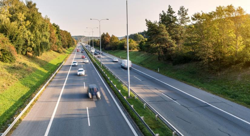 Megvan, mikor és hol emelik a sebességhatárt