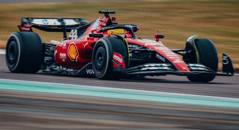 Gyorsan megoldotta a Ferrari Hamilton pedálgondjait