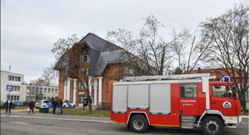 Mi történik? Egy tiszaújvárosi iskolában egy hét alatt másodszor jelentettek bombariadót