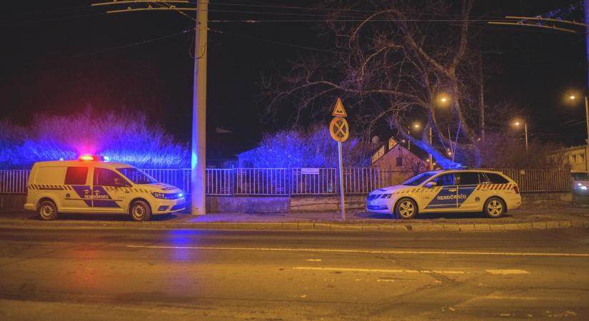 Nem az alkohol folyt, hanem a vér: majdnem gyilkosság történt egy házibuli előtt Hevesben