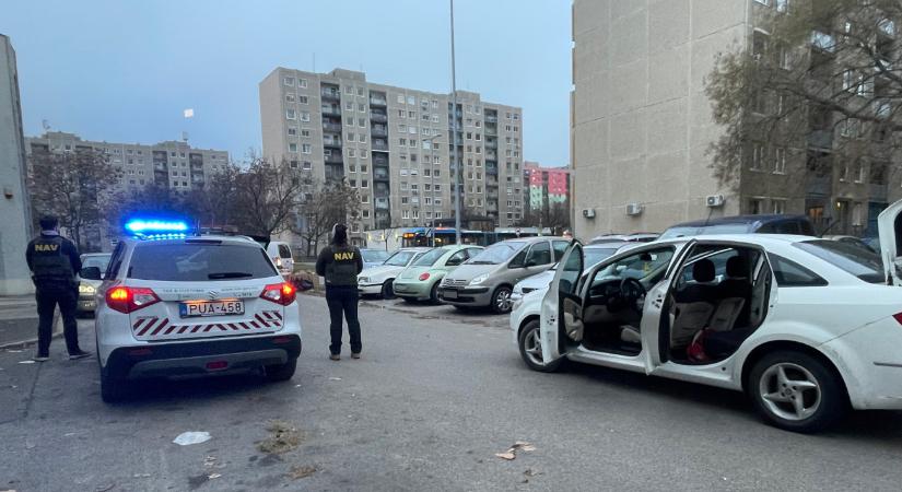 Furán sunnyogó szíreket kaptak el Budapesten, cigarettával csencseltek