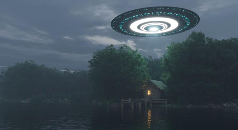 "UFO-kat videóztam le az égbolton – eddig még semmit sem láttam így mozogni!"