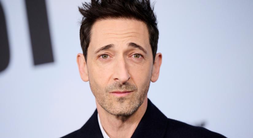 Álomszép nőért bolondul Adrien Brody: a magyar származású színész fülig szerelmes a szőkeségbe