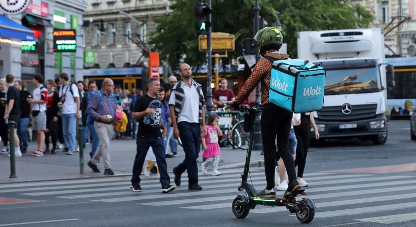 Célkeresztben a rolleresek, ez várhat rájuk az új KRESZ elfogadása után