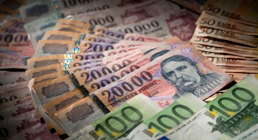 Megtáltosodott a forint, leizmozta az eurót és a dollárt