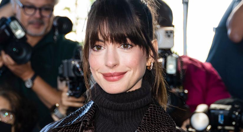 A 42 éves Anne Hathaway stílusa télen is izgalmas és nőies: sikkes és menő szettek