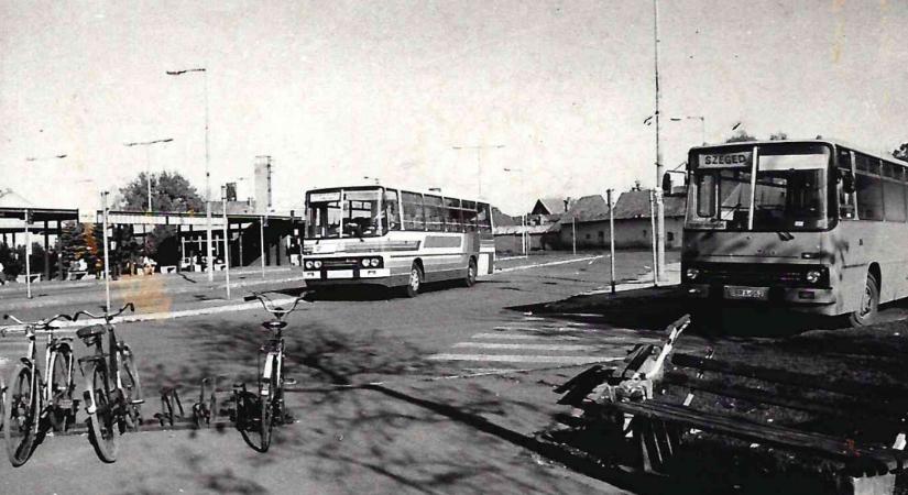 Vásárhelyi retro: buszpályaudvar a buszbüfé elől