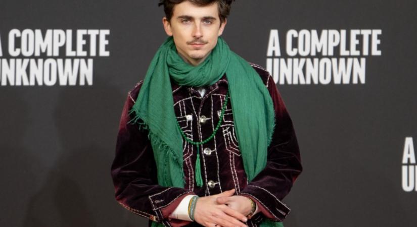 Timothée Chalamet közel 10 kilót hízott a Bob Dylan-film kedvéért