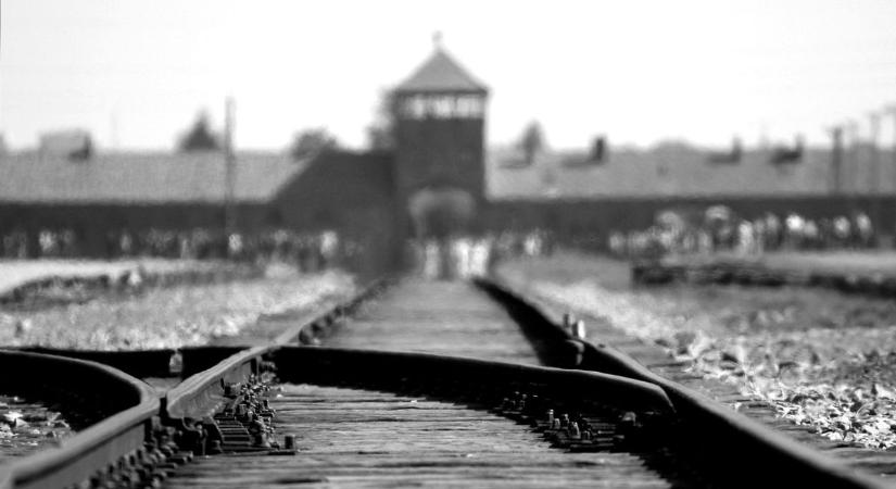 Az Auschwitzba látogató tinédzser megfejtette a rejtélyt, amely 80 éve kísérti a családját