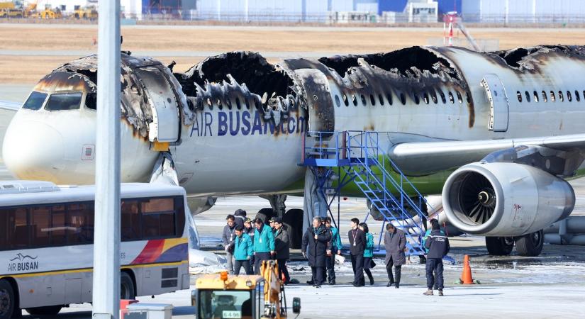 Kiégett roncs lett az Air Busan gépéből - fotókon a hatalmas pusztítás