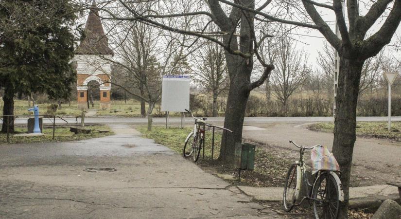 Fácánokat kell kerülgetni Lázár János-féle batidai vadászkastélyhoz vezető úton